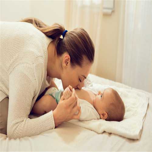 婴儿母乳性腹泻